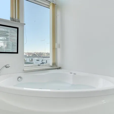 Apartment Lucjan - 50m From The Sea By Interhome *